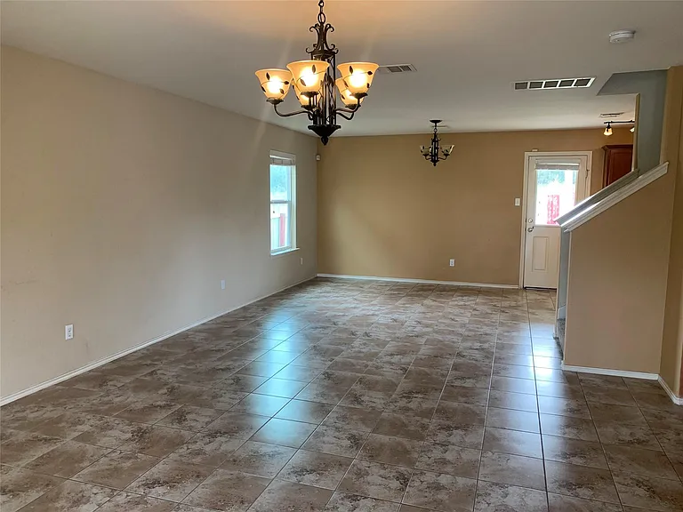 18317 Great Falls Dr — Photo 4