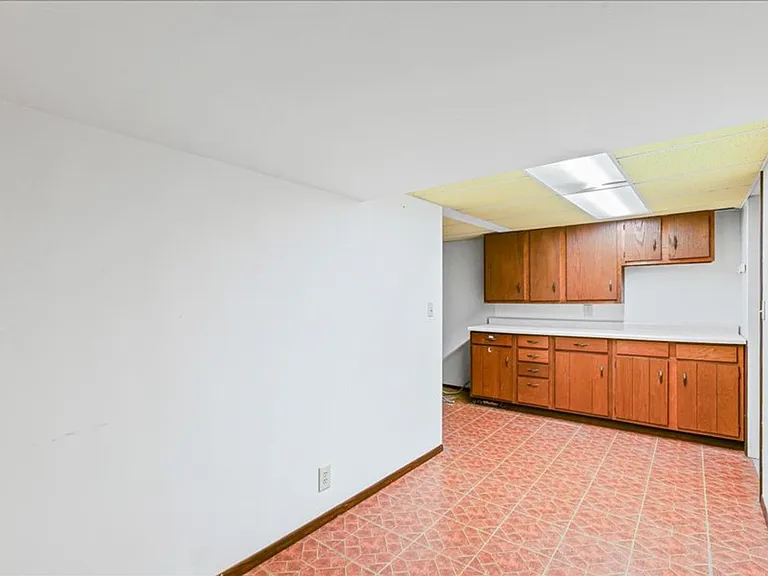 101 W Cypress St — Photo 21