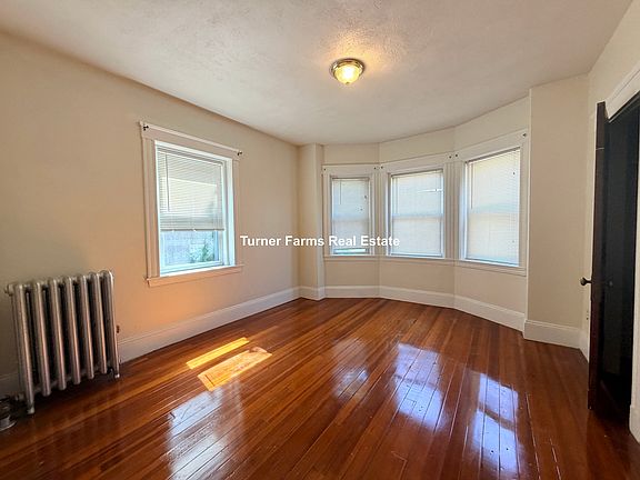 5th image of 163R Summer St #1R