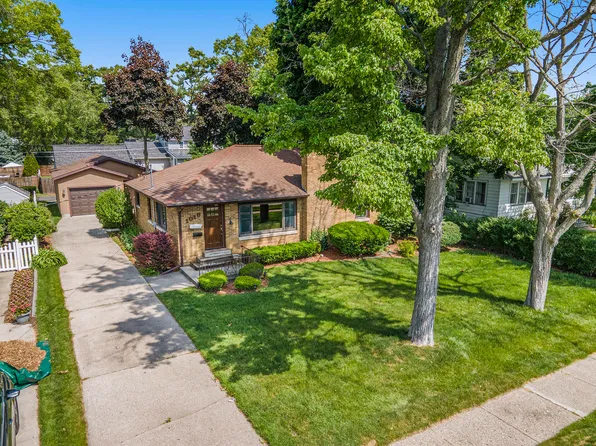 1018 Ruddiman Dr, Muskegon, MI 49445