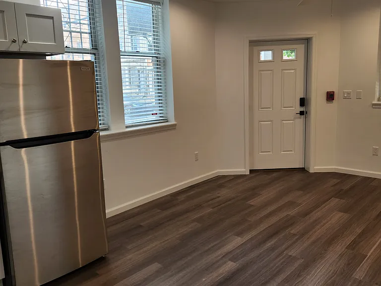 1840 Wharton St #1-R — Photo 9