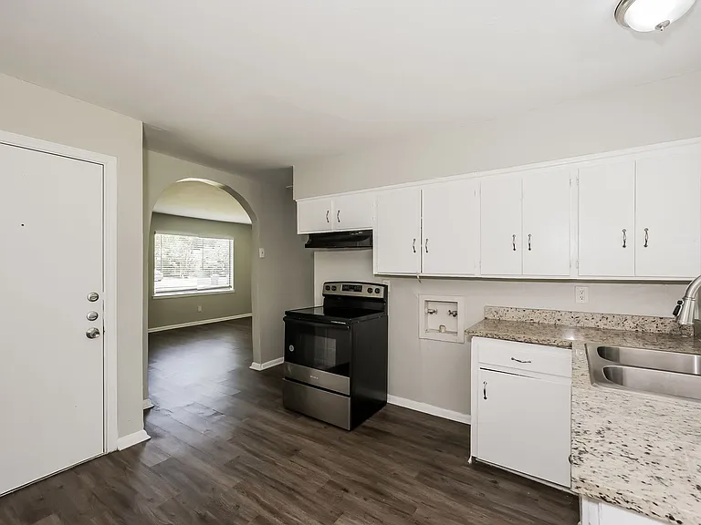 720 Emberwood Dr — Photo 21