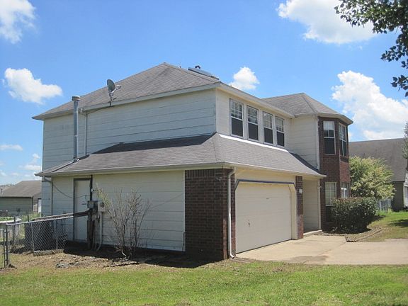 3rd image of 11879 S 267 East Ave