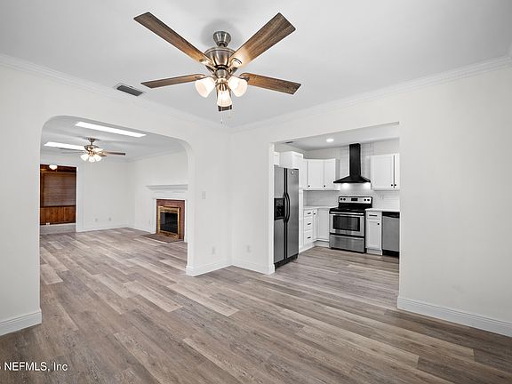 4th image of 4168 SPRING PARK Circle