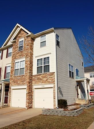 END UNIT TOWNHOME