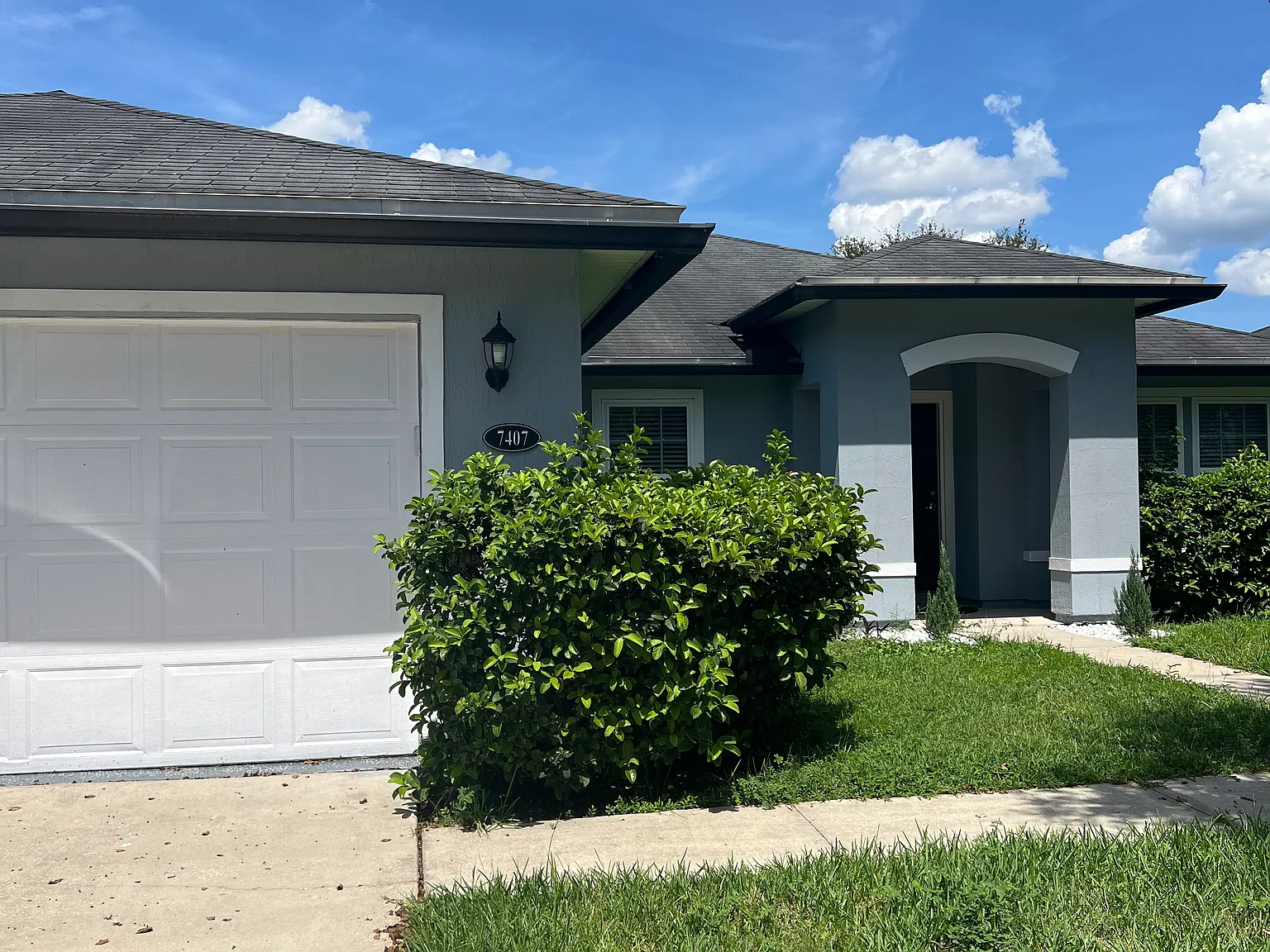 4 bed, 2137 sqft, $2,200 — Photo 1