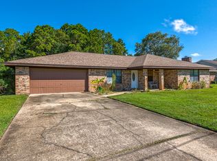 162 Scottsdale Dr, Mary Esther, FL 32569