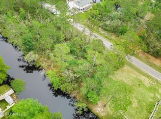 Robin St, Waveland, MS 39576