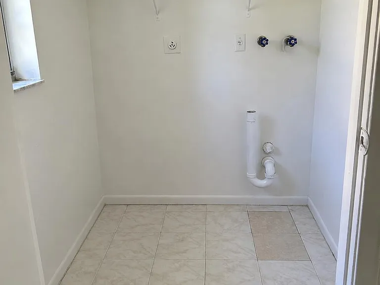 6140 SW 41st Ct #1 — Photo 18