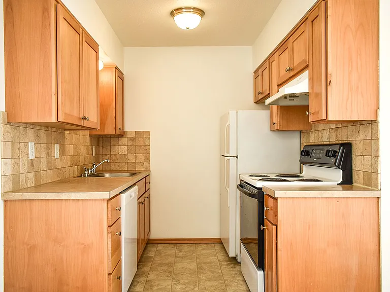 Casa Grande Apartments — Photo 8