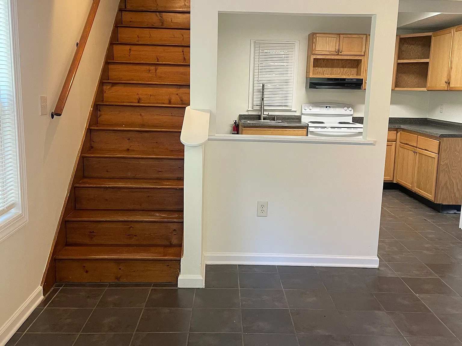 2 bed, 820 sqft, $1,400 — Photo 3