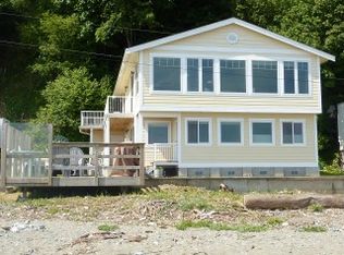 253 Bay View Dr, Point Roberts, WA 98281