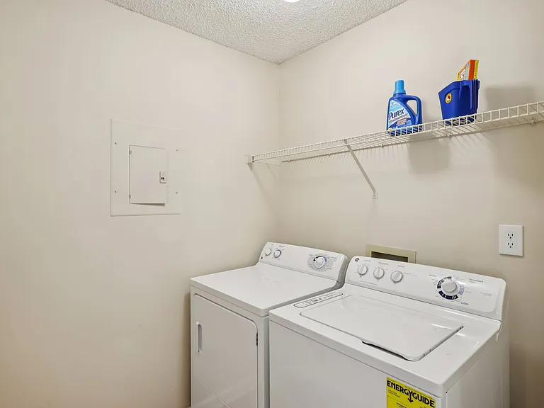Radbourne Lake Apartments — Photo 9
