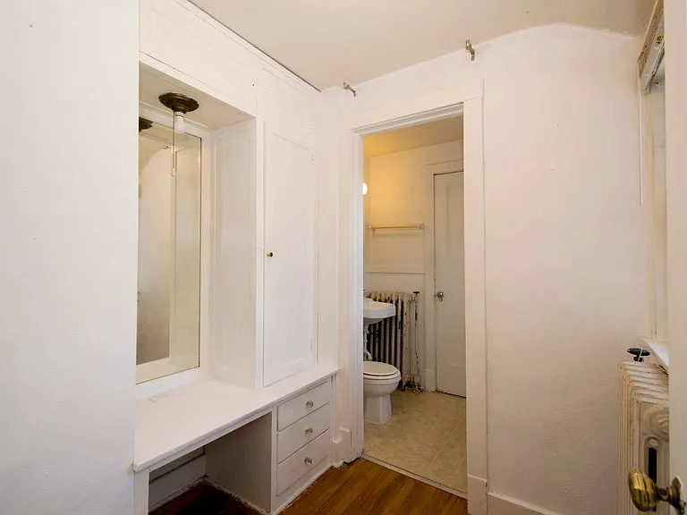 402 S Race St — Photo 16