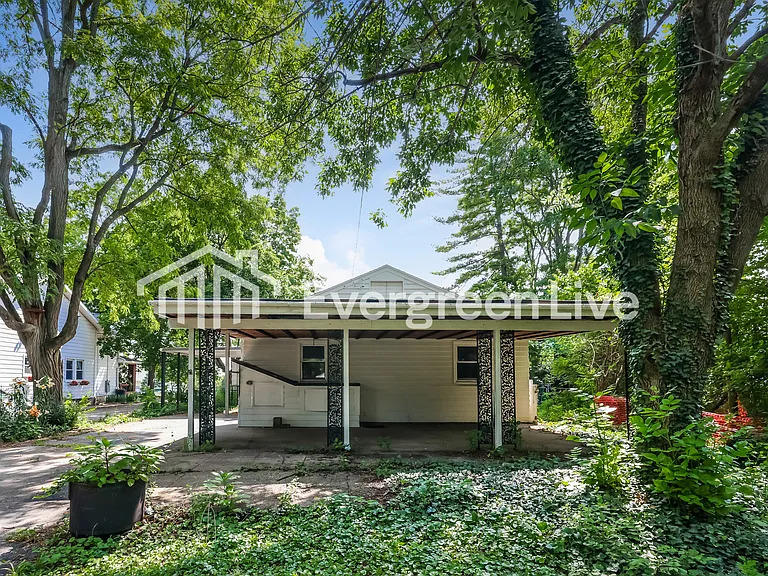 303 Meyer Ave — Photo 15