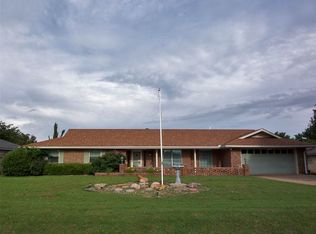 2207 Sunset Dr, Duncan, OK 73533