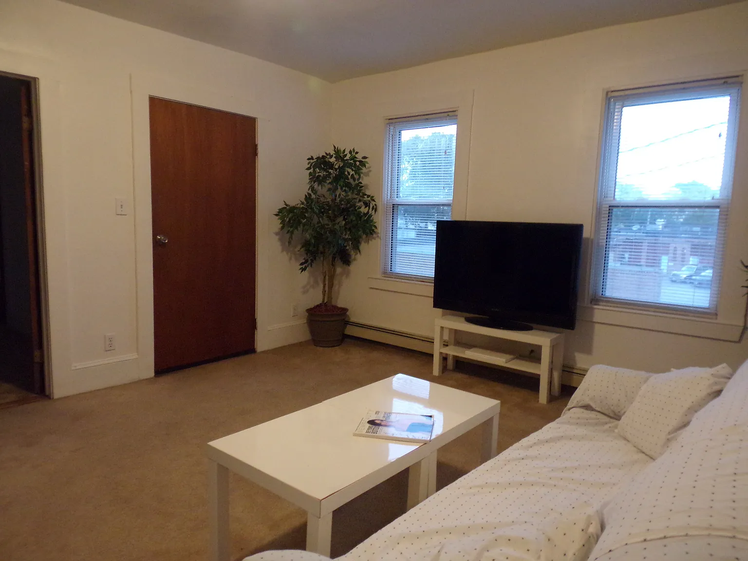 2 bed, 850 sqft, $2,000 — Photo 4