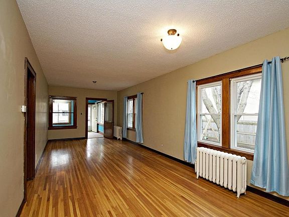 2nd image of 220 6th Ave S