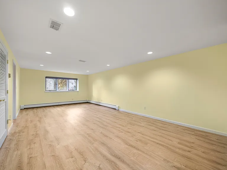 403 Dogwood Ct #403 — Photo 7