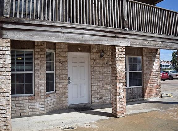 3rd image of 15225 Leeward Dr Unit 7