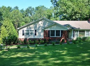 4 Robert Dr, Chatham, NJ 07928