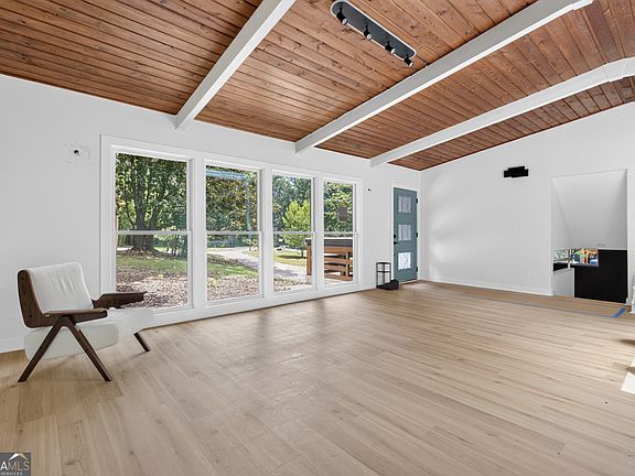 4th image of 3333 Thornewood Dr