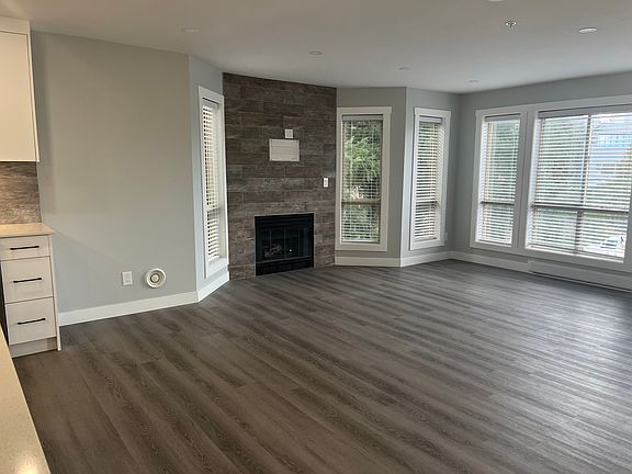 4th image of 2585 Ware St #304