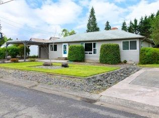 1556 NW Beacon St, Roseburg, OR 97470