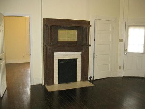 3rd image of 353 Oldham Ave #1