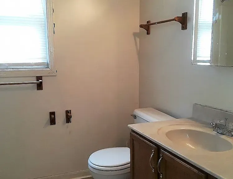 1810 Magazine St — Photo 11