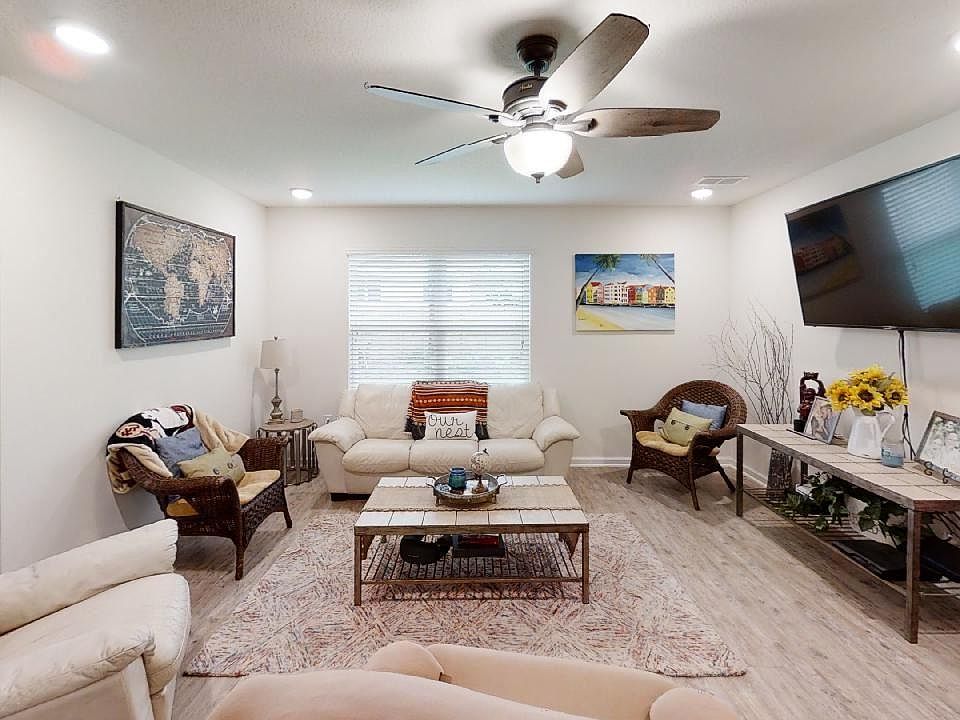 1st image of 5850 Blackhorse Cir