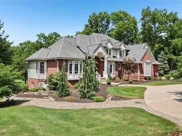 580 Highlands Dr, Akron, OH 44333