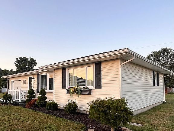 3rd image of 900 Linda Vista Dr