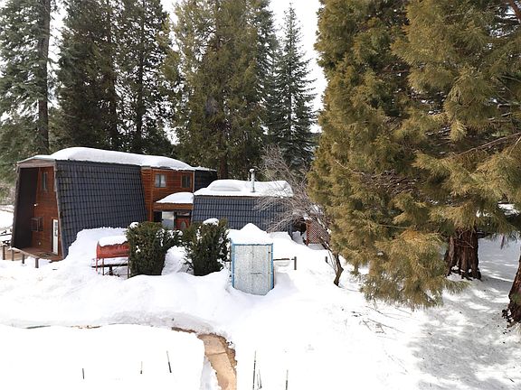 3rd image of 3405 Hill Crest Dr