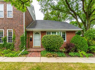 5704 Sutton Pl UNIT 5704, Hinsdale, IL 60521