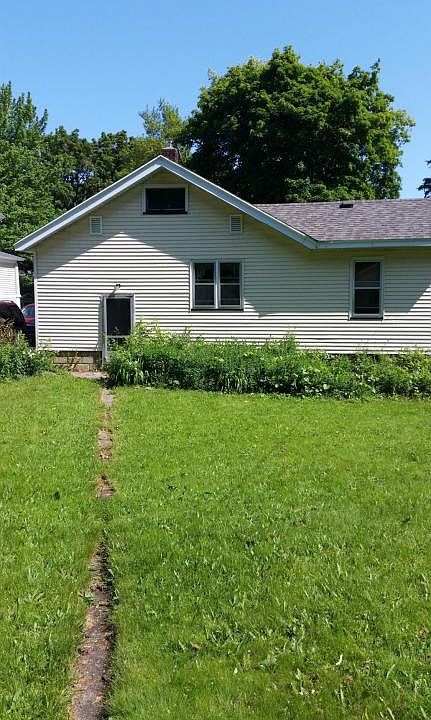 2nd image of 1005 W Grand Ave