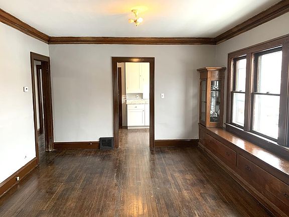 4th image of 3320 W 126th St