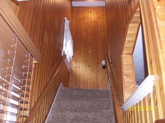Lovley wood trim staircase