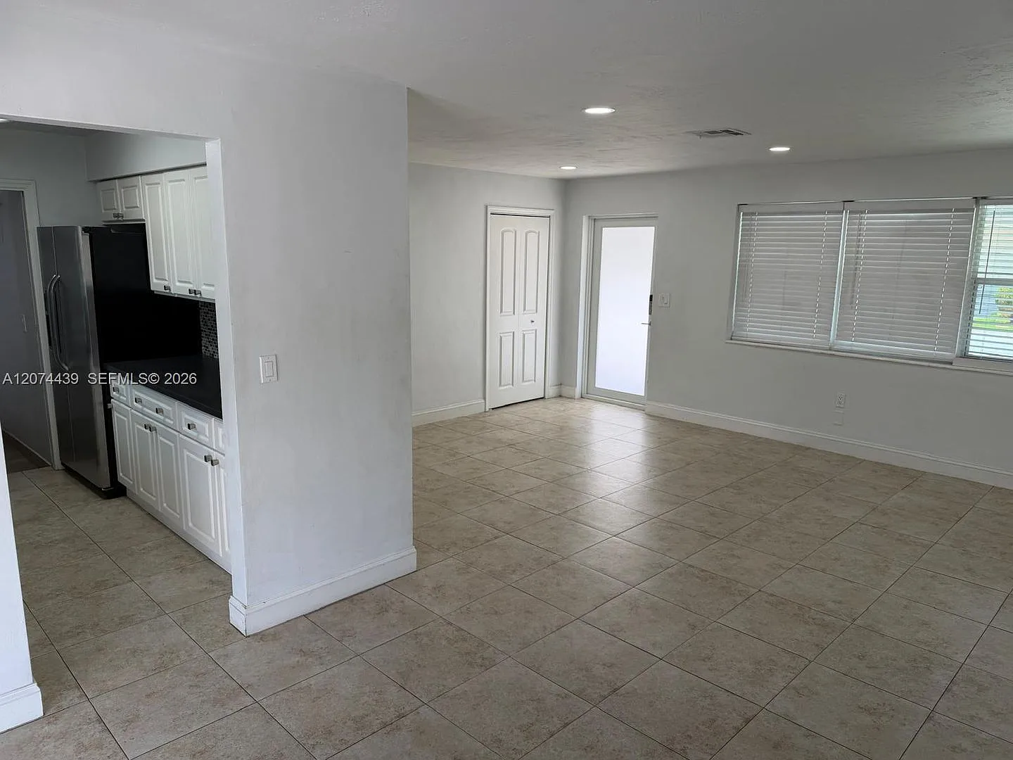 1000 NW 76th Terrace, Pembroke Pines, FL 33024 - 5221 — Photo 2