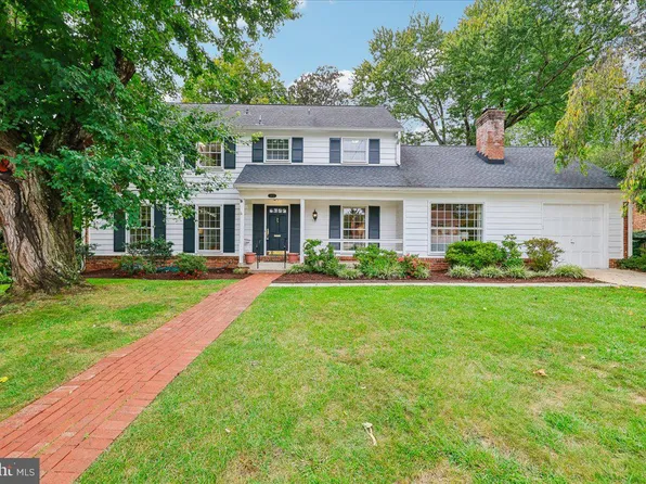 11812 Farmland Dr, Rockville, MD 20852