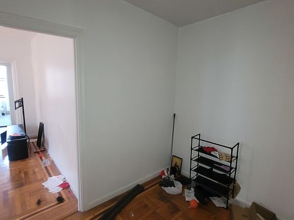 5th image of 54 W 174th St APT 6H