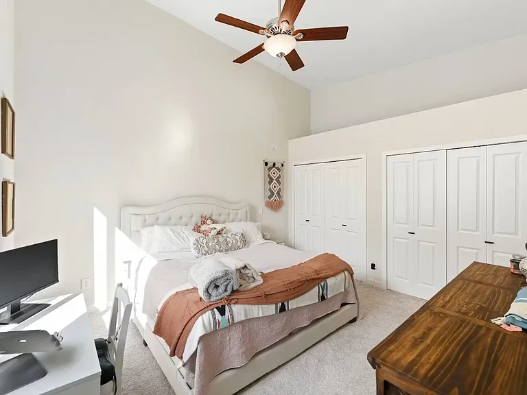 1608 Haskell St #B — Photo 16