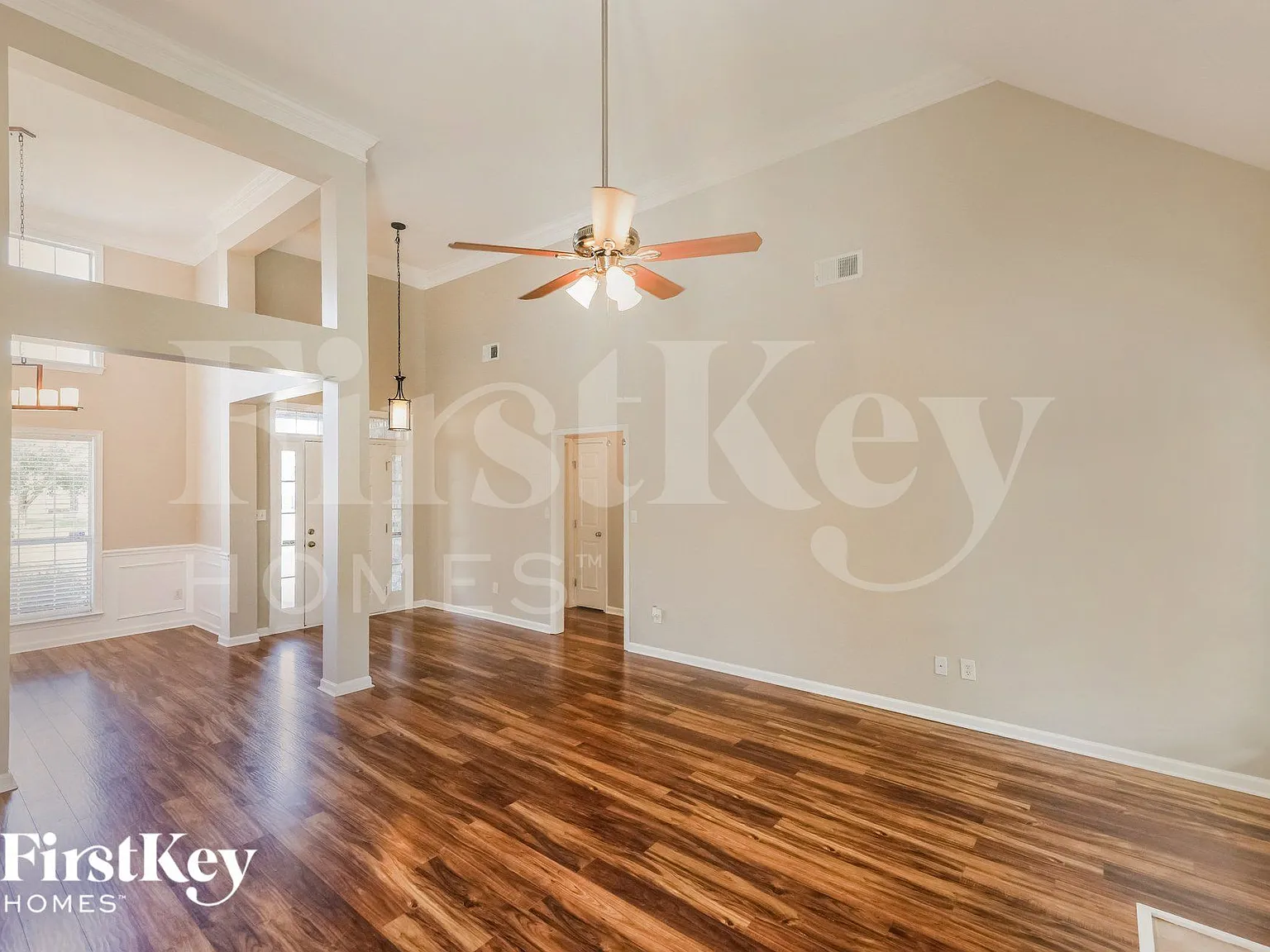 3 bed, 2.0 bath, 1495 sqft, $2,300 — Photo 3