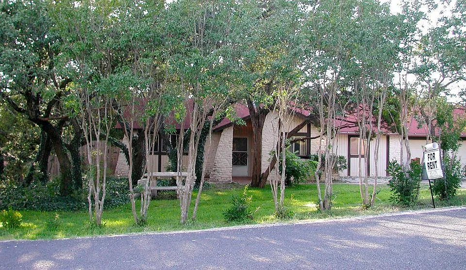 3 bed, 1486 sqft, $1,850 — Photo 1