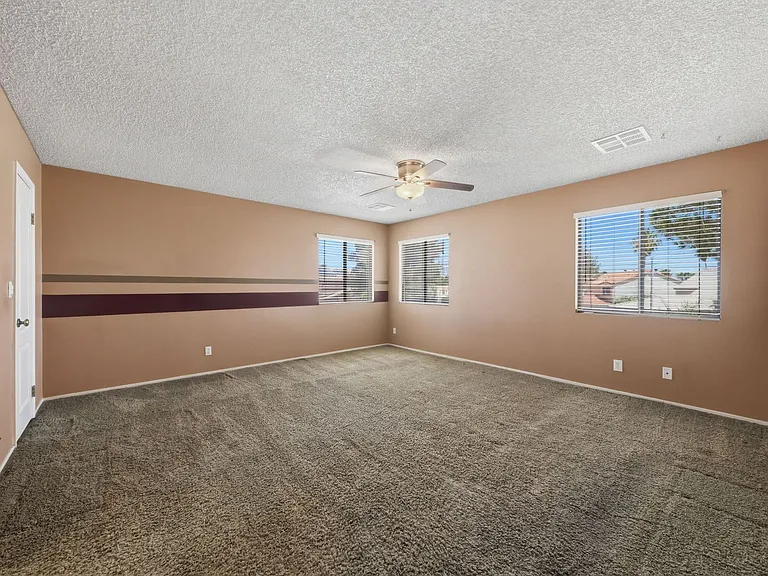 348 Faulkner Ct — Photo 21
