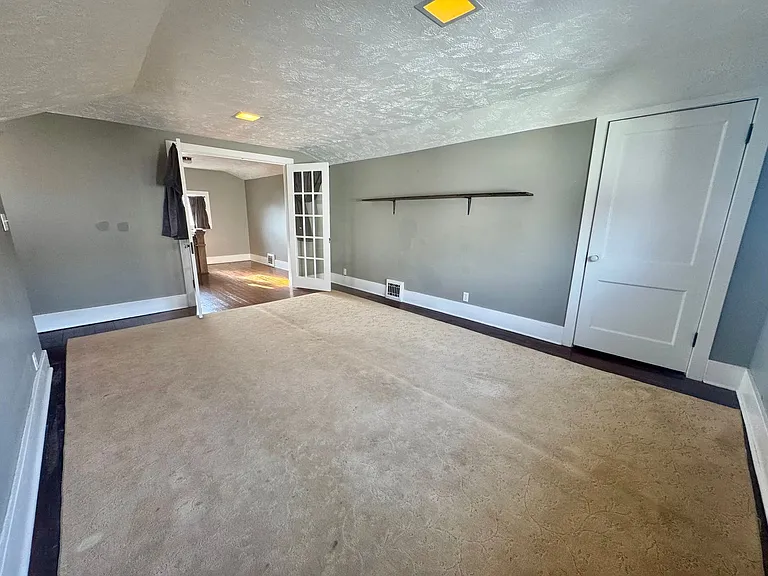 810 S 35th St — Photo 21