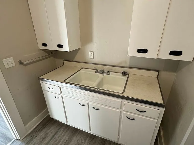 1426 High St — Photo 2