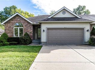 811 NE 75th St, Gladstone, MO 64118