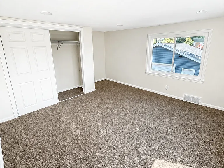 Reycraft Dr — Photo 4