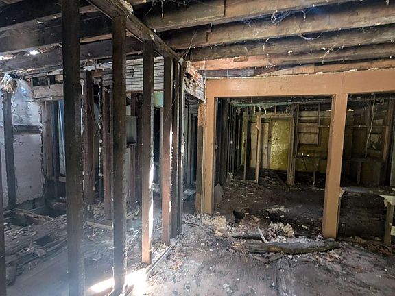 2nd image of 2206 Mack Dr NW